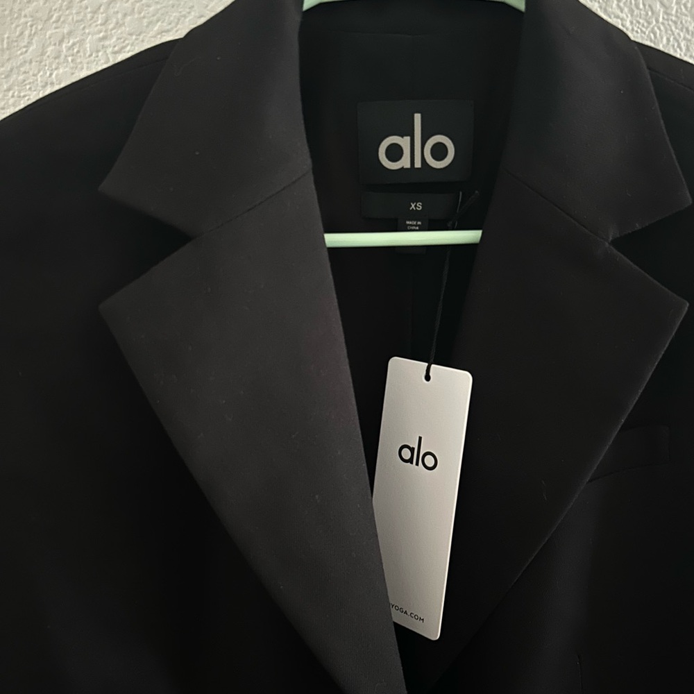 ALO Yoga Black Blazer Jacket - Picture 3 of 6